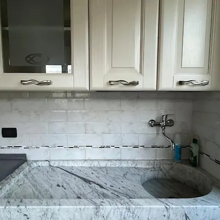 In Casa Bifamiliare Con Giardino Apartment *