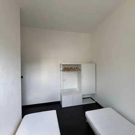 Apartment In Casa Bifamiliare Con Giardino *