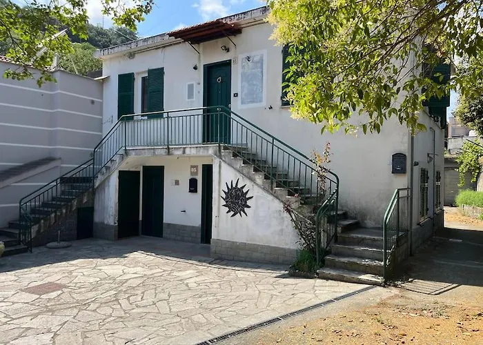 Apartment In Casa Bifamiliare Con Giardino