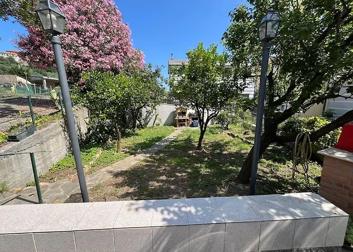 In Casa Bifamiliare Con Giardino * Celle Ligure