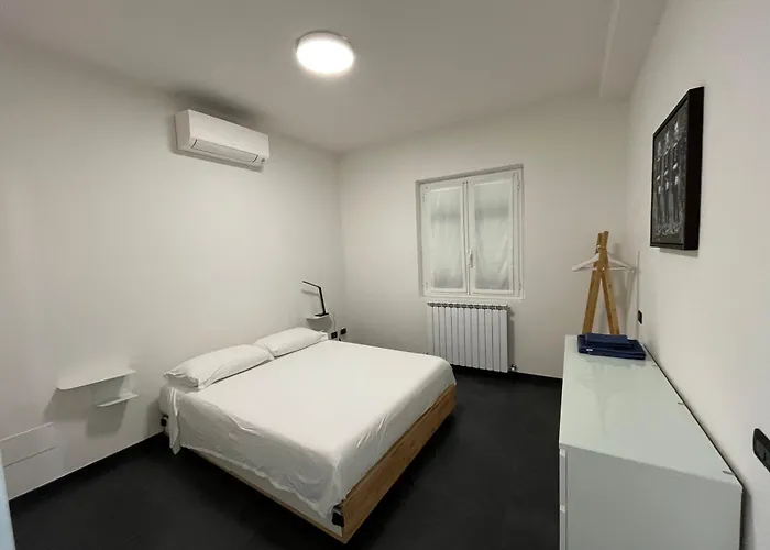 Apartment In Casa Bifamiliare Con Giardino